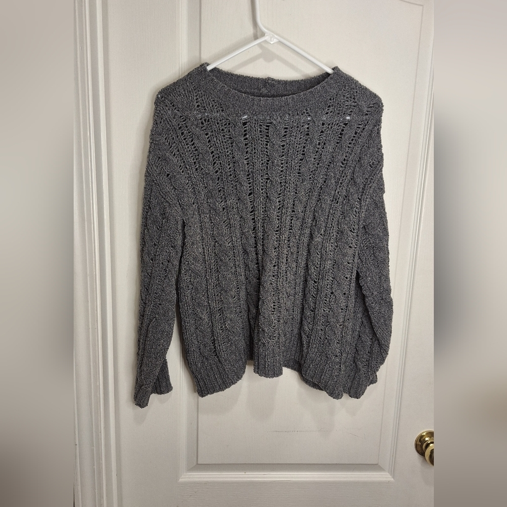 AMERICAN EAGLE/  SMALL PETITE/ GRAY SWEATER